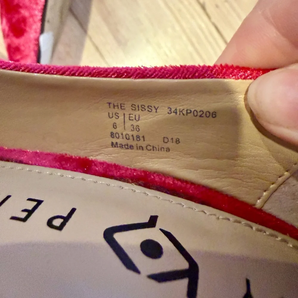 Katy Perry Sissy Velvet Pump! Vibrant pink! Size 6 - Picture 6 of 6
